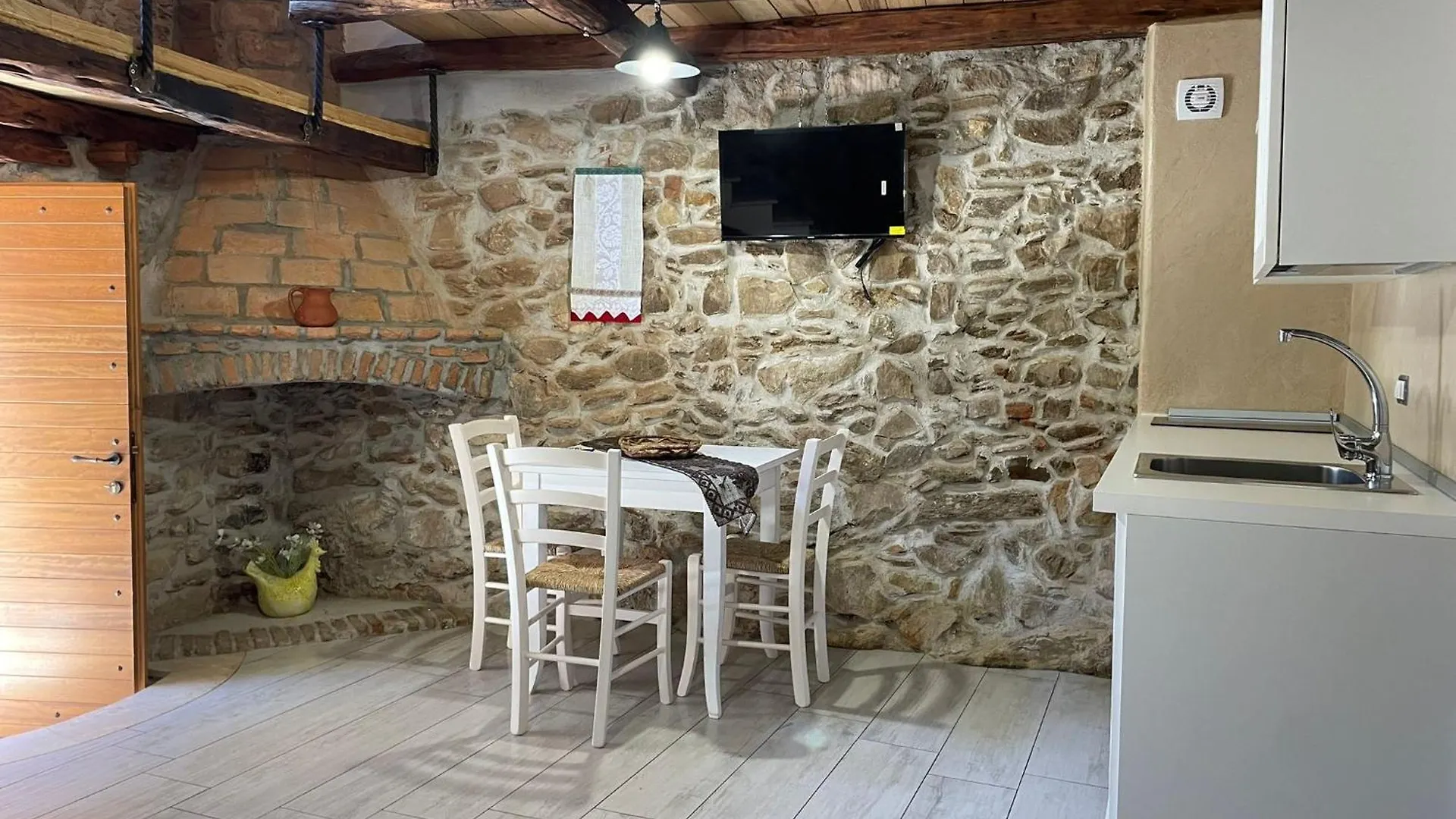 Apartament Antica Dimora Fora E' Muros Ammentos Posada